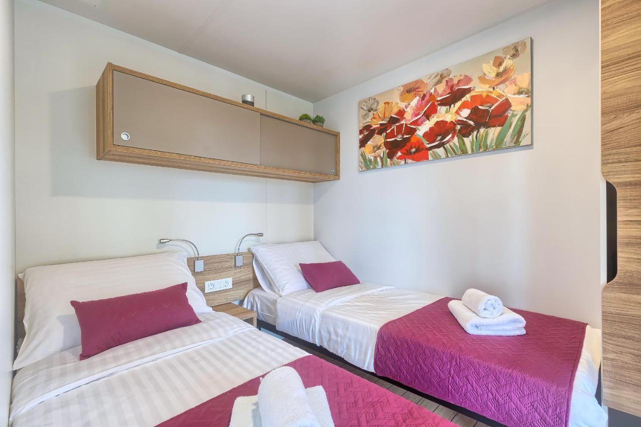 Total Escape Mobile Home Nera Camp Porton Biondi Rovinj Exterior foto